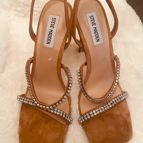 Steven Madden, camel colored, rhinestone strap sandals. - Picture 6 of 11